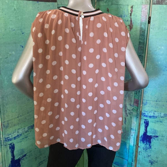 DR2 Polka Dot Blouse - Picture 7 of 9